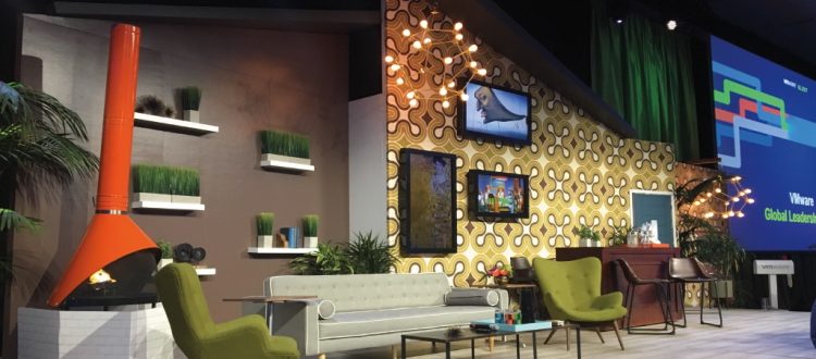 By creating a comfortable living room setting for general sessions, 600 attendees could gather, connect with each other, and get down to business.